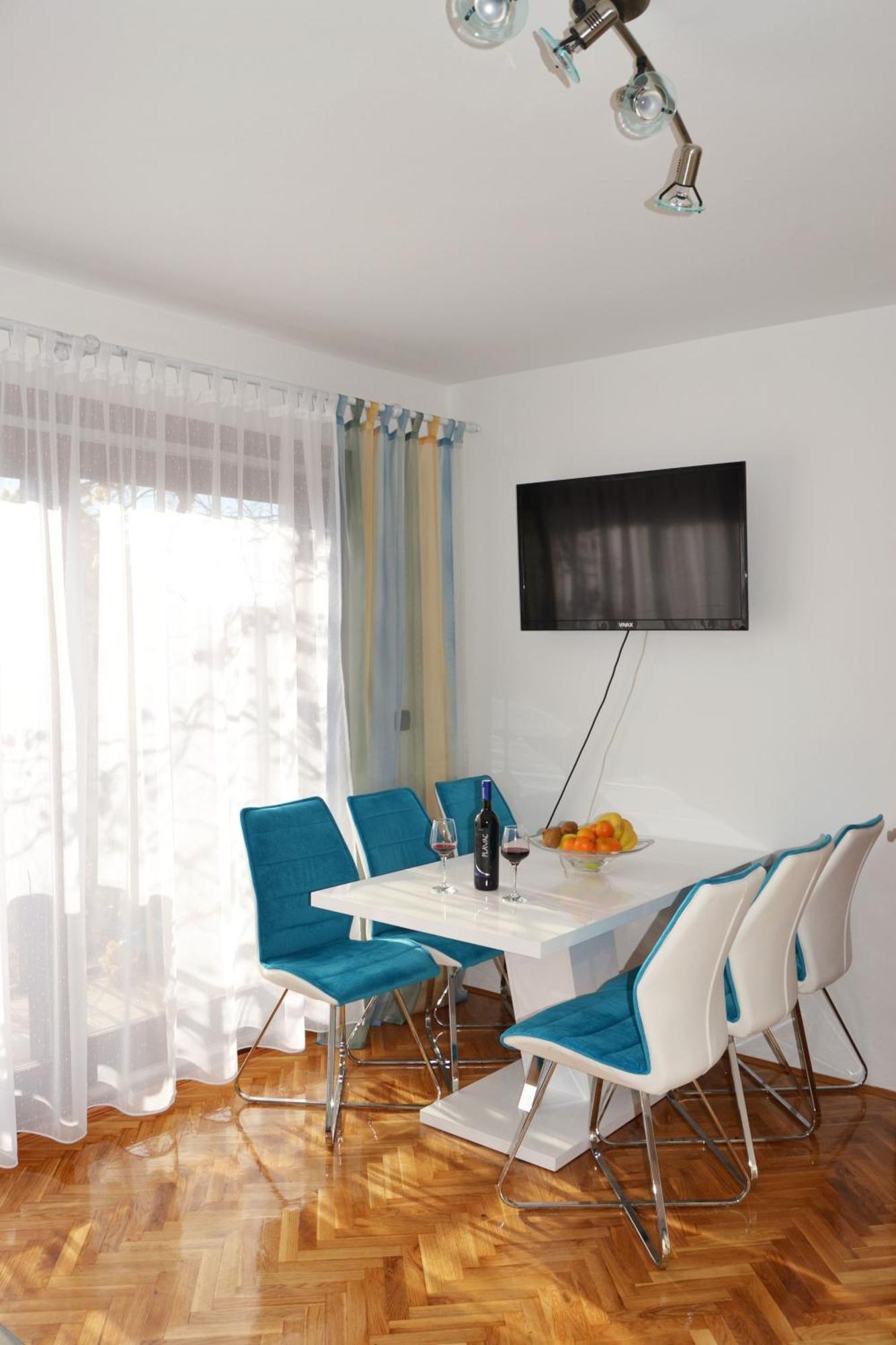 Apartments Mikulic Biograd Na Moru Room photo