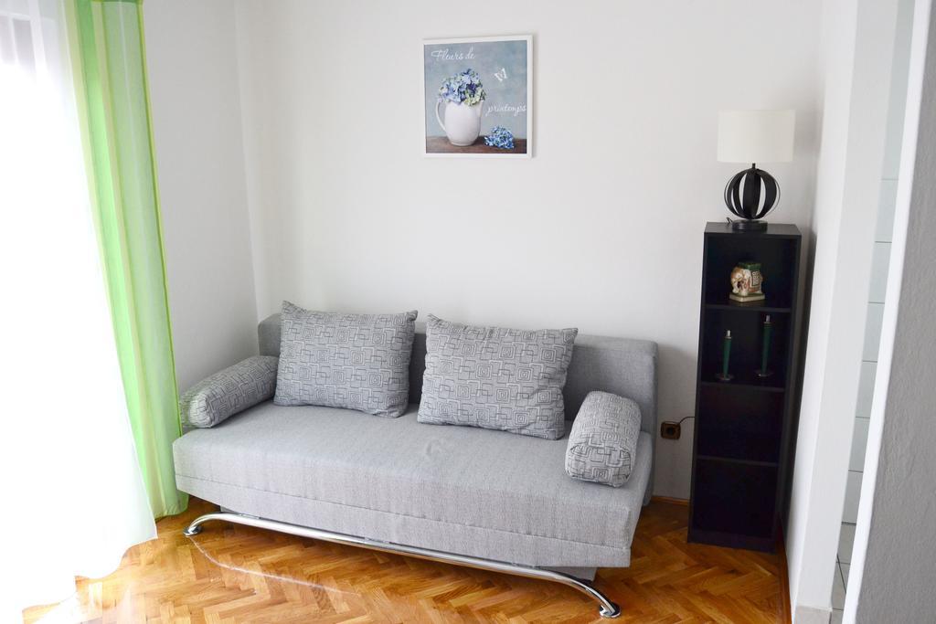 Apartments Mikulic Biograd Na Moru Exterior photo